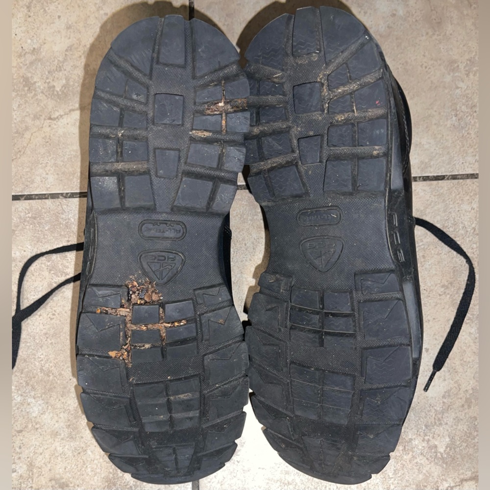 NIKE AIRMAX BOOTS WITH RED WING SOLES - Picture 6 of 8
